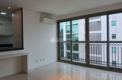 Apartamento com 2 quartos para alugar na alameda eduardo guimarães, 78, três figueiras, porto alegre, 79 m2 por r$ 5.500