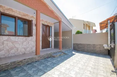 Casa com 2 quartos para alugar na rua texas, 127, mato grande, canoas, 70 m2 por r$ 1.800