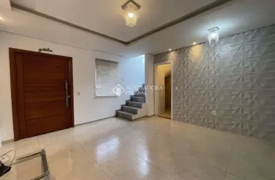 Casa em condomínio fechado com 3 quartos para alugar na Rua Antônio Lourenço Rosa, 225, Mato Grande, Canoas, 98 m2 por R$ 4.215