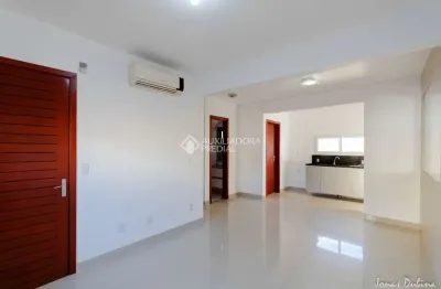 Casa em condomínio fechado com 3 quartos para alugar na rua república, 2708, harmonia, canoas, 89 m2 por r$ 2.150