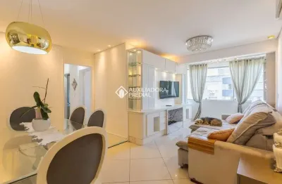 Apartamento com 3 quartos para alugar na Avenida Guilherme Schell, 5382, Centro, Canoas, 81 m2 por R$ 3.400