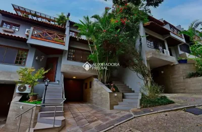 Casa em condomínio fechado com 4 quartos para alugar na rua landel de moura, 1505, tristeza, porto alegre, 340 m2 por r$ 4.900