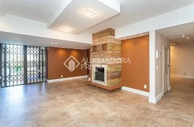 Casa com 3 quartos para alugar na rua edgar luiz schneider, 490, jardim isabel, porto alegre, 495 m2 por r$ 5.500