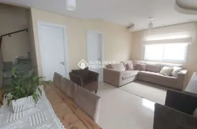 Casa com 3 quartos para alugar na rua doutor hermes pacheco, 1120, aberta dos morros, porto alegre, 104 m2 por r$ 3.900