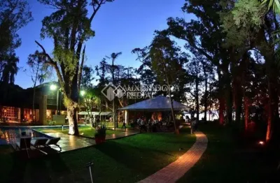 Casa em condomínio fechado com 4 quartos para alugar na avenida coronel marcos, 1645, pedra redonda, porto alegre, 541 m2 por r$ 31.000