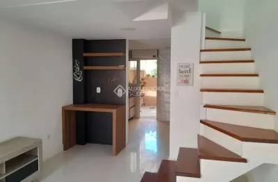 Casa em condomínio fechado com 2 quartos para alugar na rua giobatta giuseppe petracco, 411, vila nova, porto alegre, 96 m2 por r$ 2.000