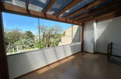 Casa com 2 quartos para alugar na rua felizardo de farias, 185, medianeira, porto alegre, 198 m2 por r$ 4.500