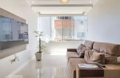 Apartamento com 2 quartos para alugar na rua tamandaré, 1020, camaquã, porto alegre, 66 m2 por r$ 2.500