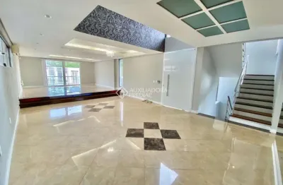 Casa em condomínio fechado com 4 quartos para alugar na rua claudio da silva pinto, 658, espírito santo, porto alegre, 600 m2 por r$ 8.500