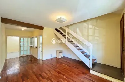 Casa em condomínio fechado com 2 quartos para alugar na rua doutor armando barbedo, 1151, tristeza, porto alegre, 78 m2 por r$ 2.000