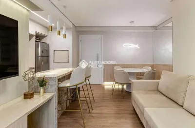 Apartamento com 2 quartos para alugar na Rua Miguel Tostes, 240, Rio Branco, Porto Alegre, 55 m2 por R$ 8.000