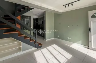 Casa em condomínio fechado com 2 quartos para alugar na Avenida da Cavalhada, 5075, Cavalhada, Porto Alegre, 79 m2 por R$ 2.750