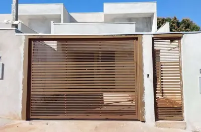 Casa moderna em fase final de construção no jd. liberdade