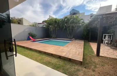 Casa com 3 quartos à venda na Rua Pioneiro Amador Rodrigues Truite, 231, Jardim Cidade Monções, Maringá