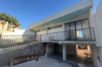 Excelente sobrado todo reformado! Perfeito para clinicas, escritorios, imobiliarias