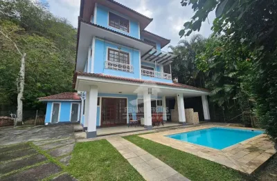 Casa triplex à venda de 6 quartos, 294m² por r$1.150.000 na vargem pequena - rio de janeiro/rj