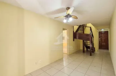 Cobertura duplex para alugar com 3 quartos, 138m² por r$ 1.800/mês- praça seca - rio de janeiro/rj