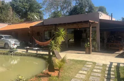 Lindíssima chácara em monte sião mg. terreno de 5000,00 m2. piscina e lago.