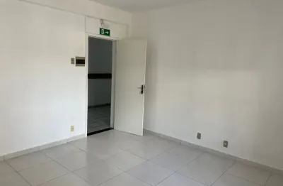 Sala comercial para alugar na Avenida Senhor dos Passos, 935, Centro, Feira de Santana
