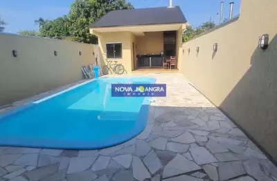 Casa com piscina á venda no balneário pontal do sul