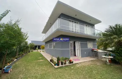 Sobrado à venda com 4 quartos, 3 banheiros e 396m² por r$ 690.000