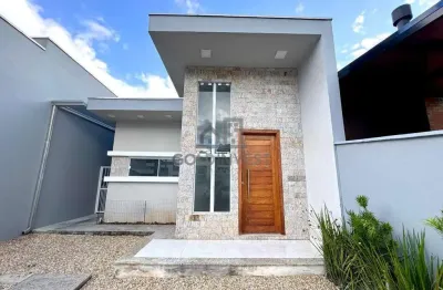 Casa baixa com 3 quartos, sendo 1 suíte, no bairro águas claras