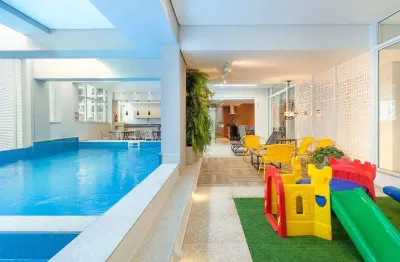 Apartamento com 4 suítes, no centro da cidade com lazer completo e 2 vagas de garagem.