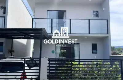 Casa com 3 quartos, sendo 1 suíte e 2 demi-suítes localizada na guabiruba
