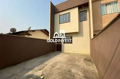 Sobrado com 2 quartos com amplo terreno no bairro dom joaquim