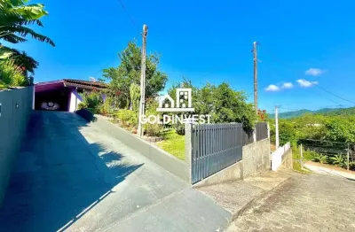 Casa de 140 m² com 4 quartos sendo 1 suíte no bairro aguas claras com 2 vagas cobertas e churrasqueira.