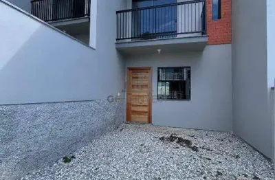 Sobrado com passagem lateral e 2 quartos no bairro tomas coelho