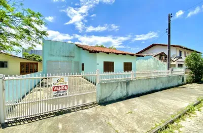Terreno no bairro pereque em porto belo com 300 m² e casa com 3 quartos, área de festas vaga para 2 carros