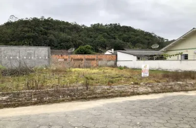Terreno com 360 m² no centro de guabiruba plano e pronto para construir com escritura (pode ser financiado)