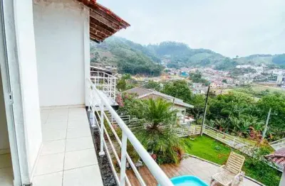 Casa com 3 quartos com 180 m² com piscina e área de festas com 2 vagas garagem bairro cedrinho a 13 minutos do centro de brusque