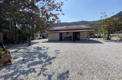 Casa com 3 quartos 135 m² travessa lagoa dourada terreno grande com 804 m² a 10 minutos centro de brusque