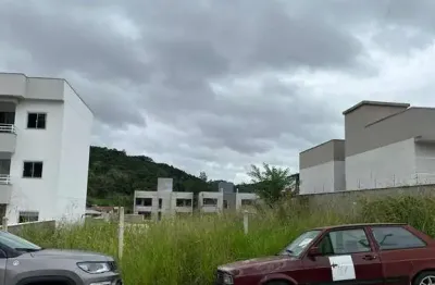 Terreno totalmente plano no bairro limeira baixa com 392 m².