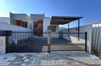Casa baixa com 3 quartos, sendo 1 suíte no loteamento jardim das hortensias em brusque