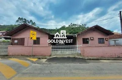 Duas casas no mesmo terreno á venda no bairro zantão