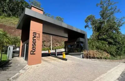 Terreno de 600 m² no condomínio reserva club bairro azambuja/brusque