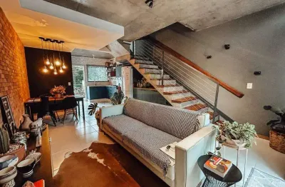 Casa/sobrado com 2 quartos semi mobiliado no bairro rio branco (analisa terreno em permuta)