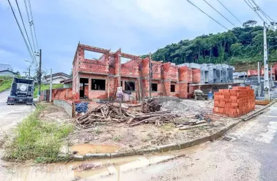 Sobrado com 2 quartos no bairro rio branco (entrega janeiro 2026)