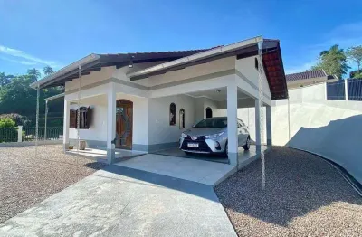 Casa solta com amplo espaço de terreno no bairro souza cruz