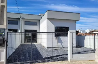 Casa com 3 quartos sendo 1 suíte no bairro pomerânia