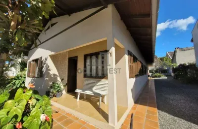 Casa á venda com 4 quartos no bairro santa terezinha em brusque