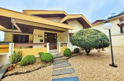 Casa á venda com 3 quartos sendo 1 suíte no bairro nova brasília em brusque
