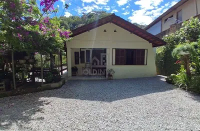 Casa à venda em azambuja, brusque - 3 quartos, 3 vagas, 450m² internos (630m² terreno)