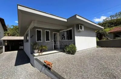 Casa à Venda com 3 Quartos sendo 1 Suíte em Nova Trento no Bairro Espraiado