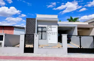 Casa baixa com 2 suítes localizada no bairro Guabiruba sul a 5 minutos do Centro da Cidade