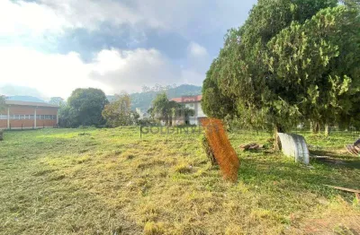 Terreno com aproximadamente 1.000m² no bairro primeiro de maio!!!