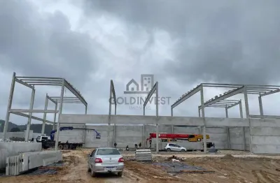 Galpão com 1450m² ao lado da beira rio de brusque!!
